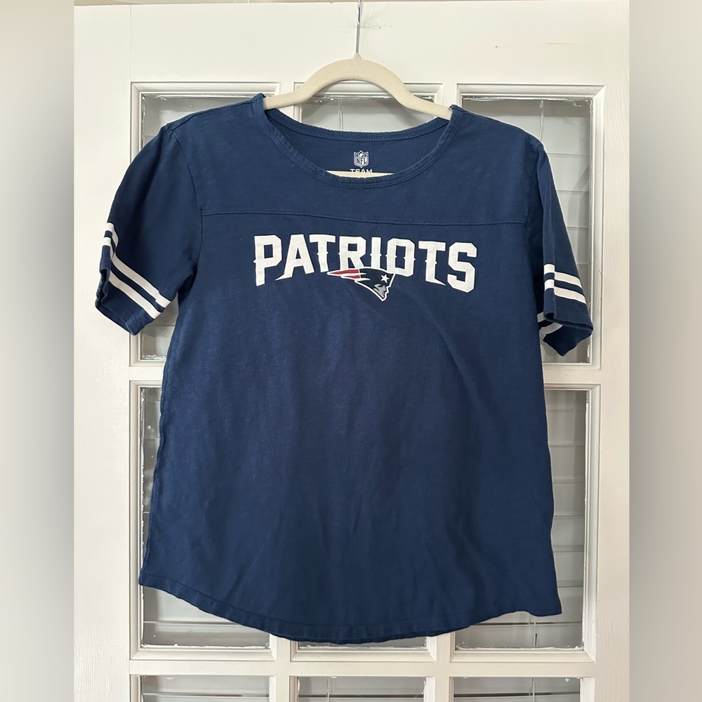 NFL Team Apparel Women’s S New England Patriots Short Sleeve T-shirt | SKU 0897